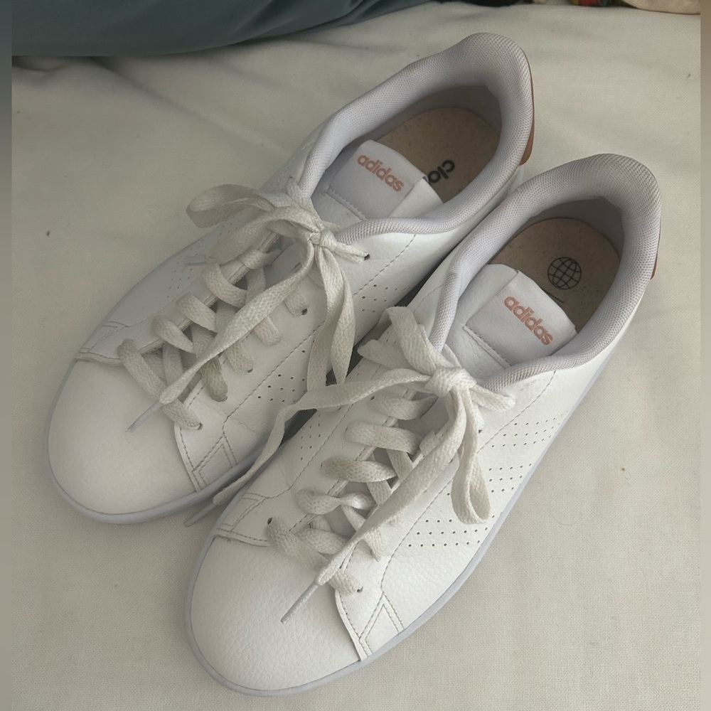 Women’s Adidas Advantage Sneaker